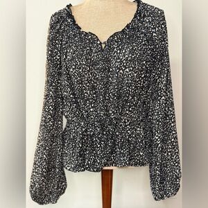 Universal Thread Long Sleeve speckled blouse top